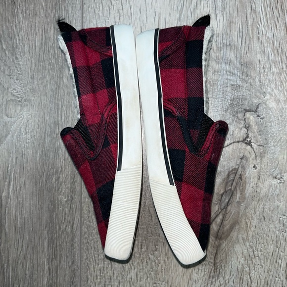 GAP Faux Sherpa Lined Slip On Shoes 9T | Buffalo Check Slip On Shoes 9T - Picture 5 of 13